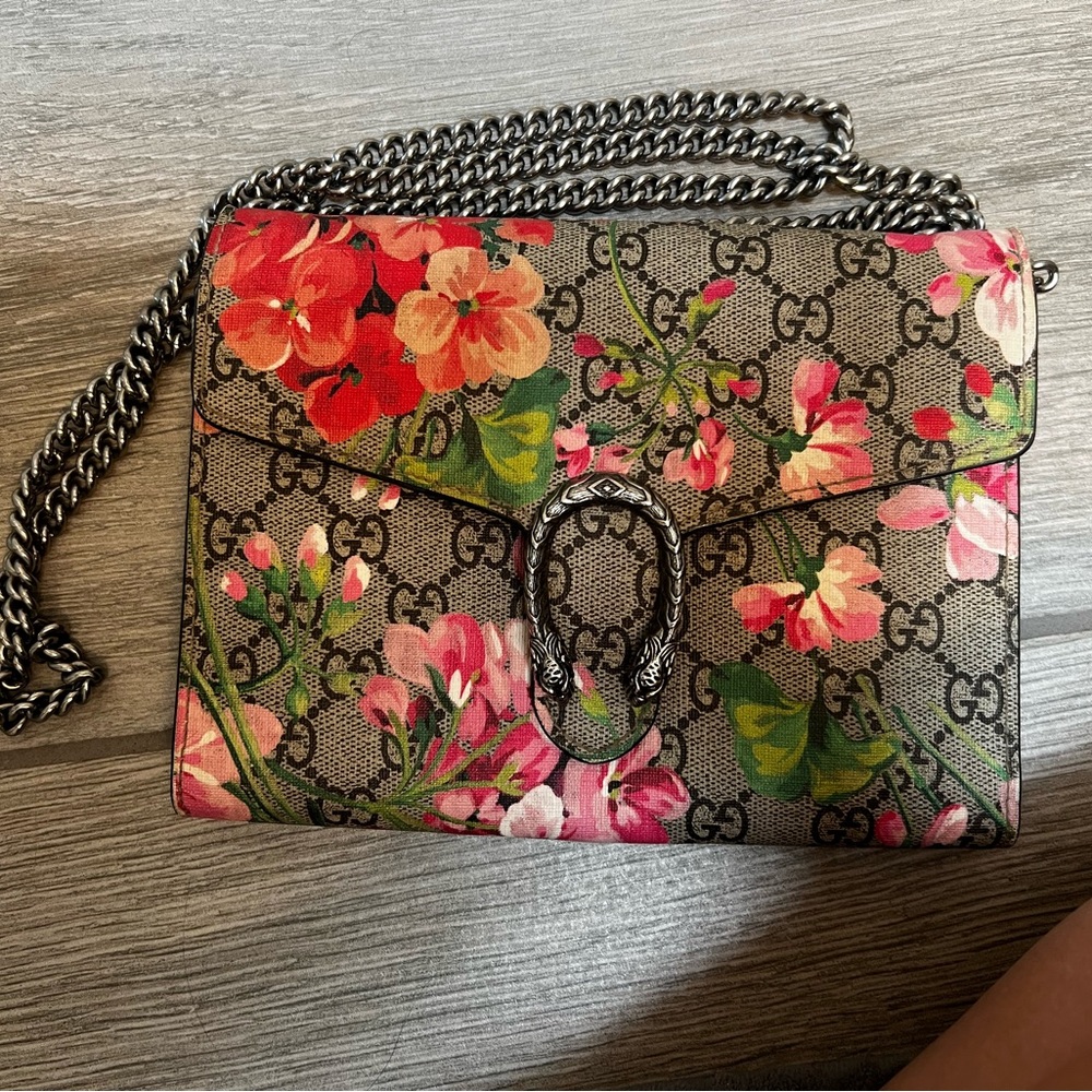 Gucci GG supreme bloom flower neutral chain wallet purse